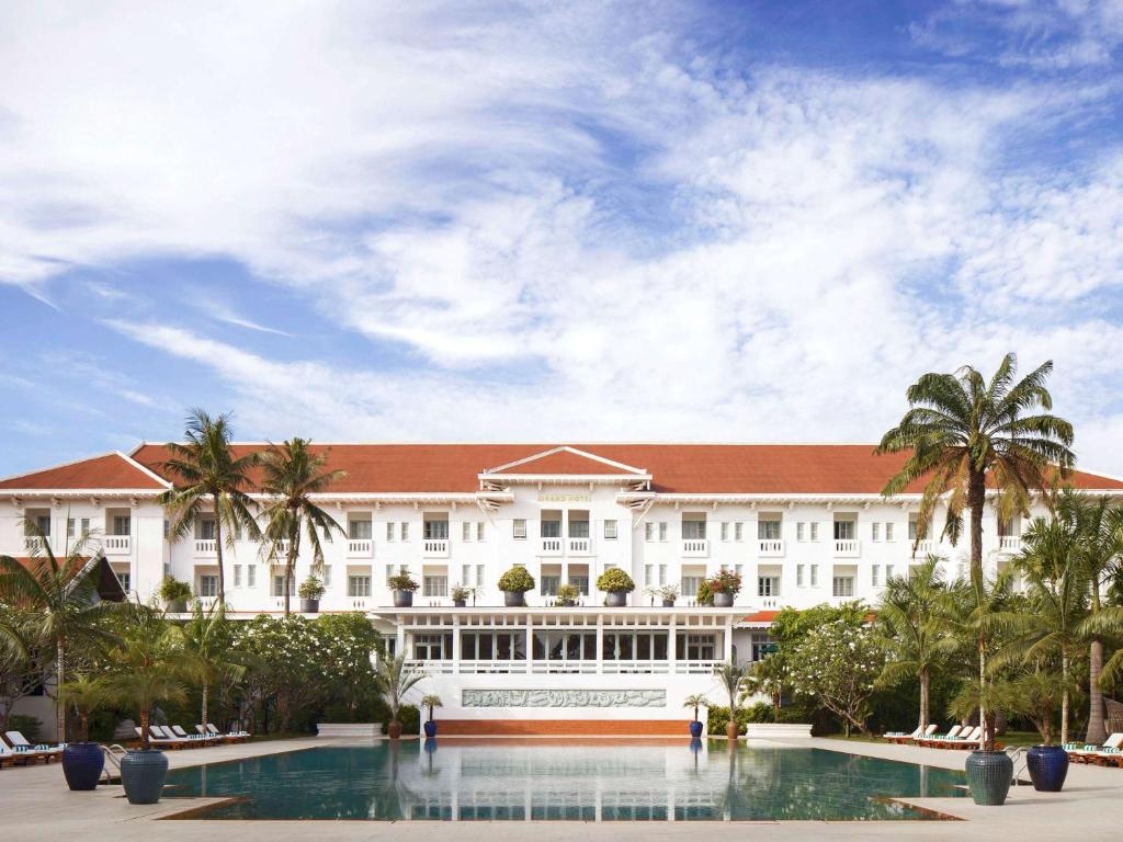 Grand Hotel d’Angkor hero image