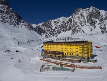 Hotel Portillo image