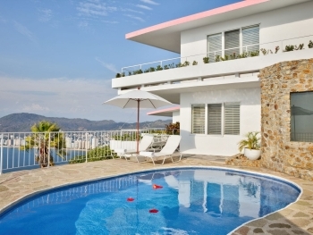 Las Brisas image