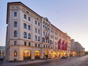 Vier Jahreszeiten Kempinski München image