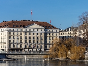 Four Seasons Hotel des Bergues Geneva image